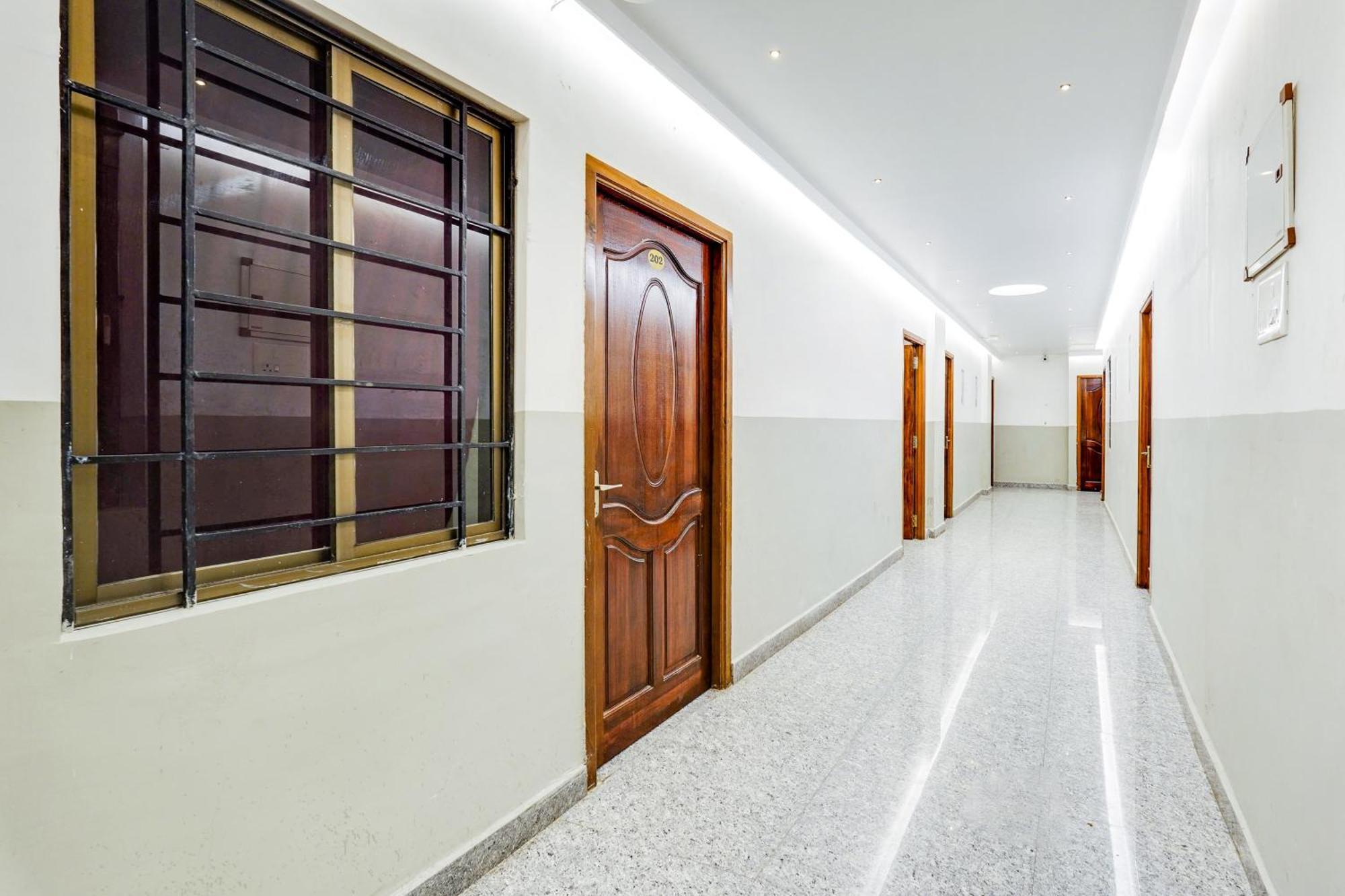 Super Hotel O White Town Formerly Seascape Residency Puducherry Eksteriør billede