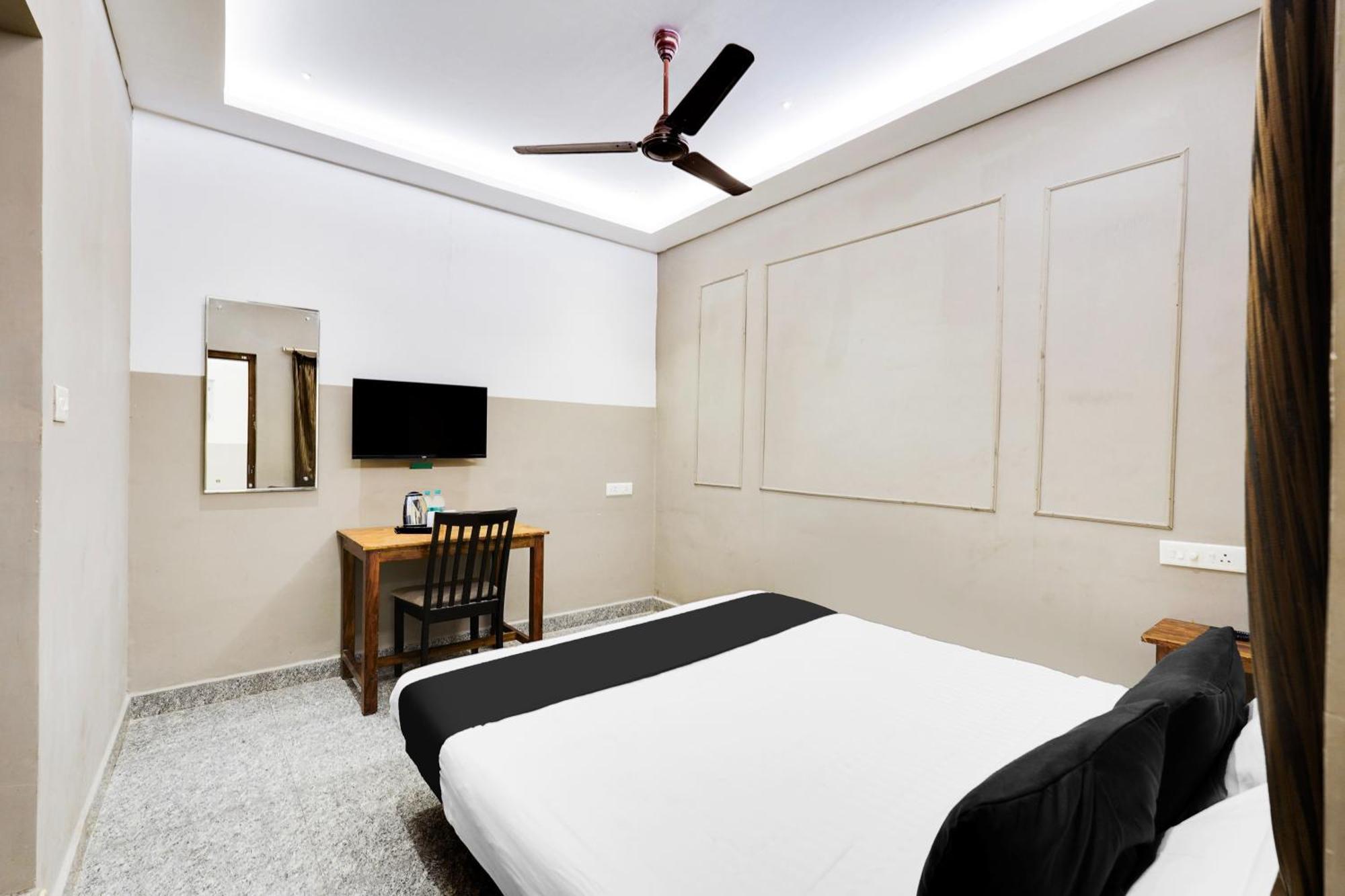 Super Hotel O White Town Formerly Seascape Residency Puducherry Eksteriør billede
